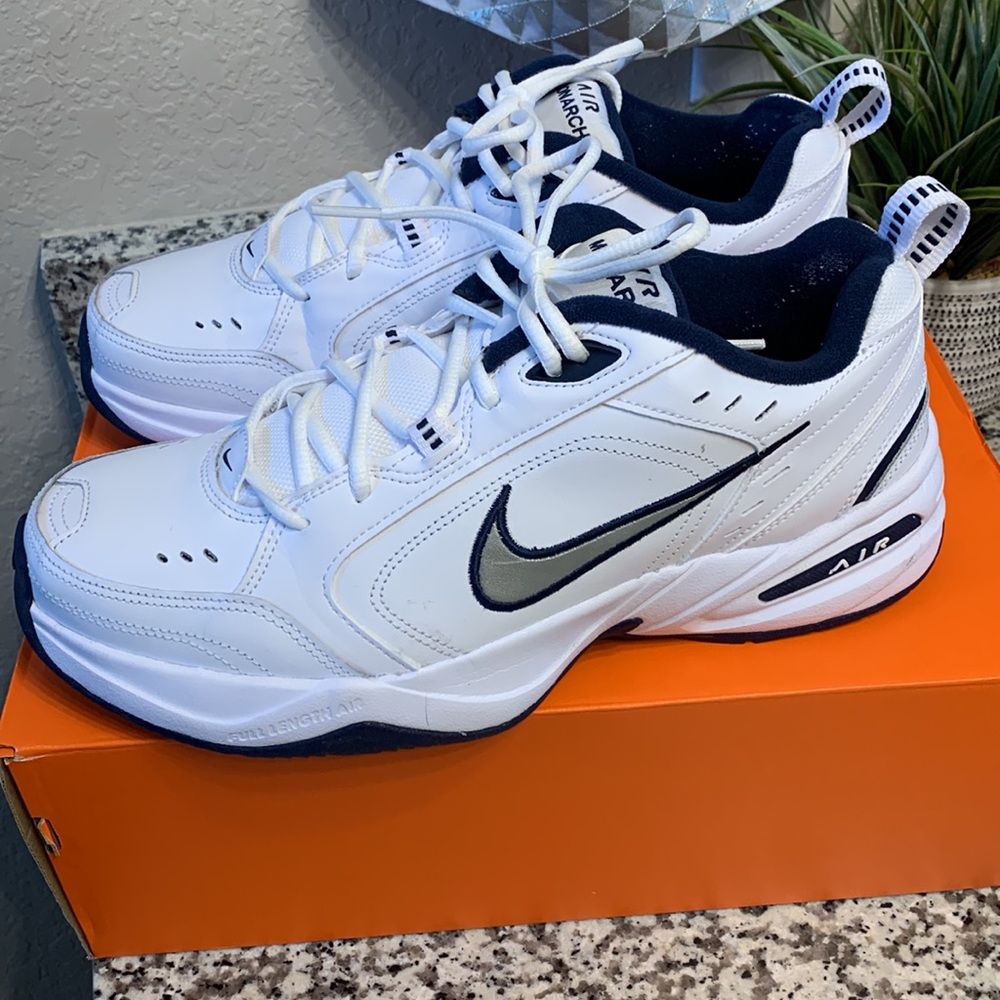 Air Monarch IV